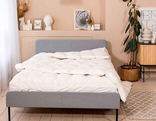 Пуховая перина–наматрасник