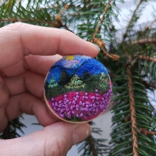ВАЛЯНЫЕ БРОШИ