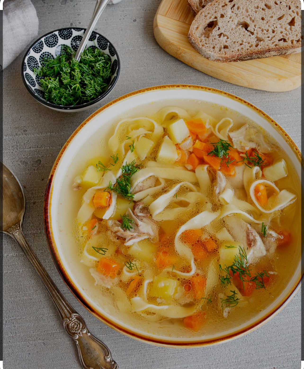 Какой вкусный суп из курицы. Лапшичный суп. Куриный суп с лапшой. Суп лапша домашняя. Куриный суп с домашней лапшой.