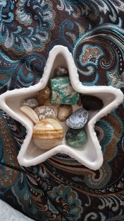 Камни и минералы