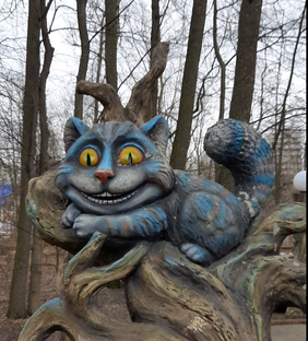 Москва. Тропа сказок: Герои Алисы в Стране Чудес и Волшебника Изумрудного город 