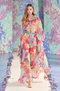 Платья, трендовые, стройнящие и омолаживающие лучшие фасоны 