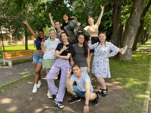 Вожатые в лагере 