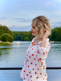 Тоня размышляет 