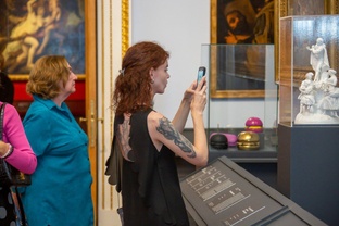 Яна-на-выставке