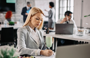 Коллеги. Сложности на работе