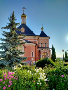 Монастыри России