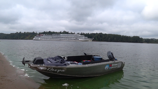 Путешествие по Волге на лодке.