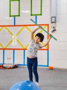 Занятия в БФ "Особенный путь".