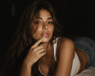 В постели с Софией | 18+