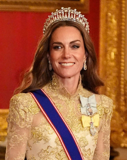 Разбираем шкатулки монархов и звезд