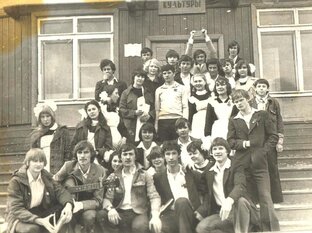 РОВЕСНИКИ ПОСЁЛКА