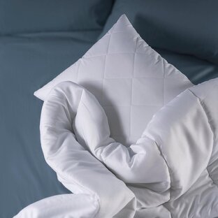 Подушки и одеяла