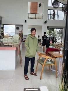 Бали Кафе Paperhills в Кинтамани.