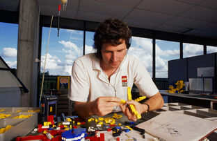 Биографии LEGO