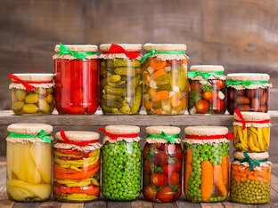 заморозка, засолка и маринование овощей ,фруктов и т д.