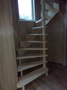 деревянная винтовая лестница