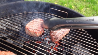 Стейки на гриле