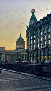 Дом Книги и Казанский собор Санкт-Петербурга 