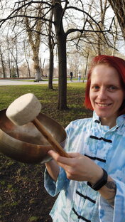 Массаж поющей чашей