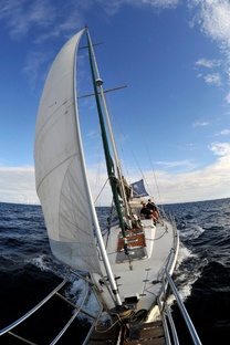 На яхте вдоль южного берега Крыма.