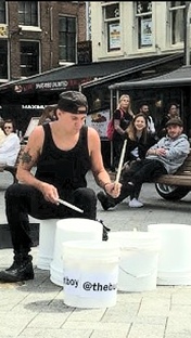 Уличные музыканты 