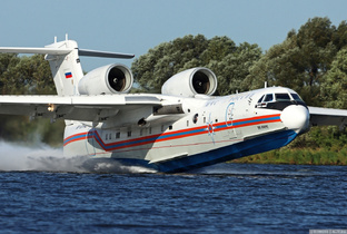 модель самолёта Бе-200