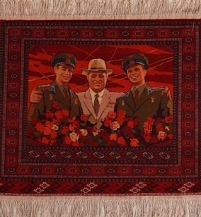 Советские тематические ковры и панно