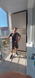 Шкаф и тумба на колесиках по индивидуальным размерам на заказ  балкон. 