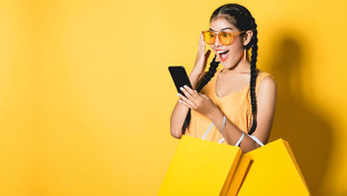 Видеопоздравление женщине на День Рождения