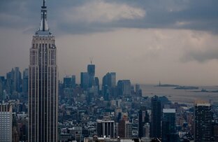 В 1979 г. американская жительница Эльвита Адамс приняла решение убить себя выпры