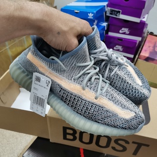 БИЗНЕС НА КРОССОВКАХ