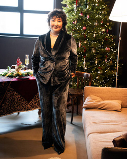 Костюмы: велюр, трикотаж, офисные