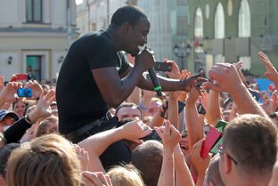 Мировые звезды массово едут в Россию: Что они требуют в райдерах 