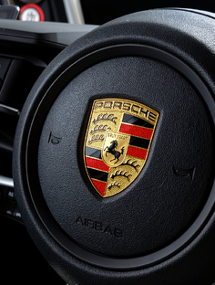 PORSCHE 