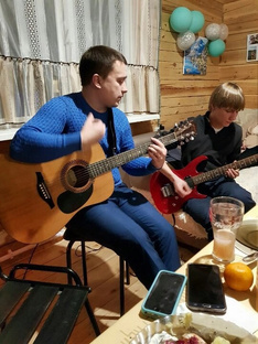 Песни под гитару/музыка