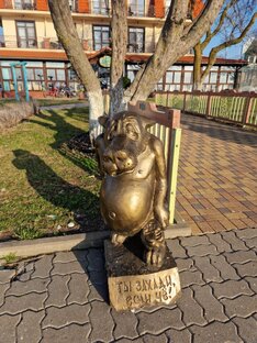 HR смотрит мультики