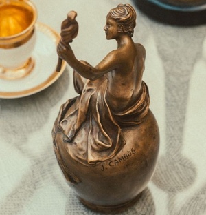 Скульптуры и статуэтки