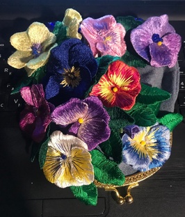 Объемные цветы. Вышивка