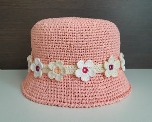 Шляпки из рафии