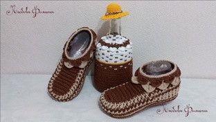 Разные модели по одному видео уроку, приходите, научу вязать.