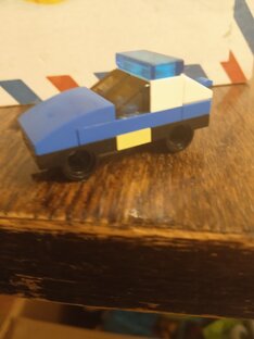 Миниатюрная полицейская машинка лего