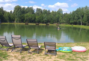 Пруд и зона для отдыха