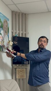 Читает автор