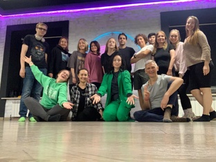 Тренинги телесно-голосовой терапии "Голос Танец Тело"