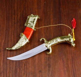 По сердцу ножом!