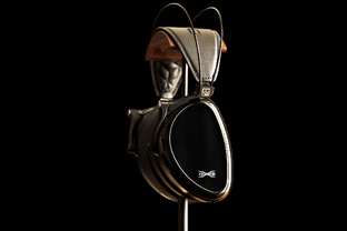 Проводные охватывающие наушники