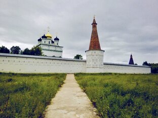 Монастыри