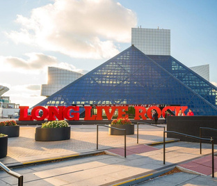 Зал славы рок-н-ролла. Кто лишний? 