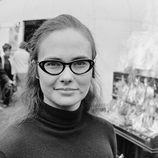 Анни Локвуд (Annea Lockwood)